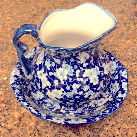 Pitcher/bowl combo